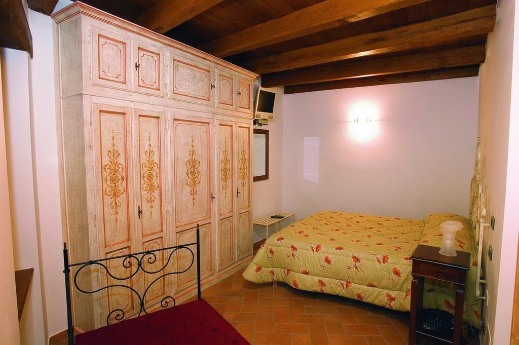 B&B La Torretta Sul Borgo Grottammare Szoba fotó