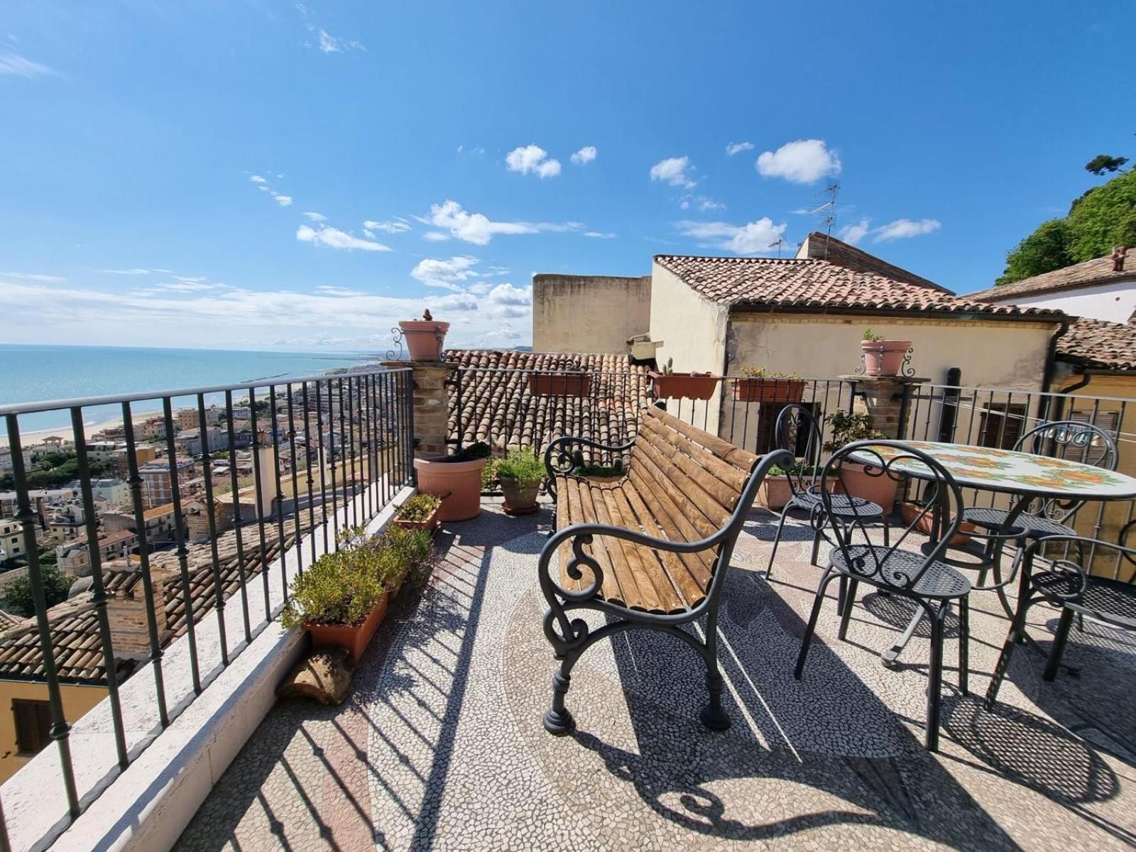 B&B La Torretta Sul Borgo Grottammare Kültér fotó